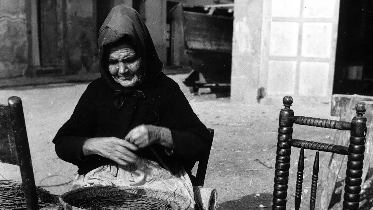Bound by Tradition. Foreign Women Travelers' Accounts under Francoist Spain (1939-1975)